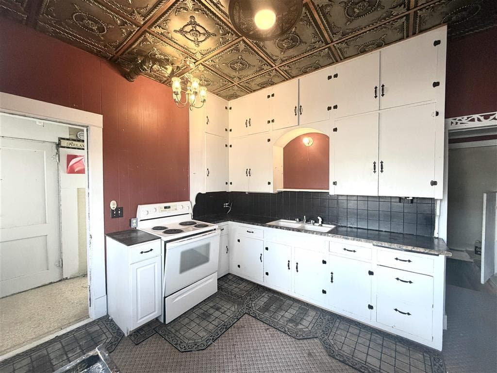 326 Oregon Ave — photo 10 of 23