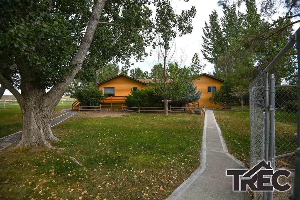 1040 Road 1 — photo 15 of 25