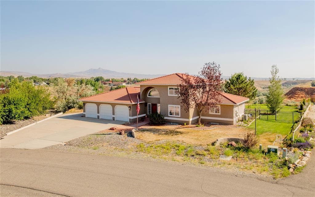 220 S Chugwater Dr photo 1