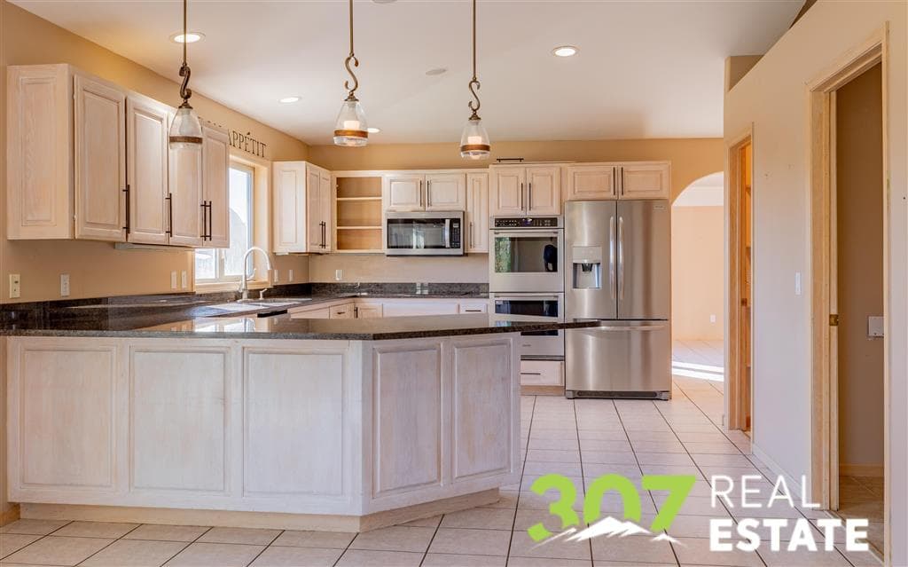 220 S Chugwater Dr — photo 11 of 25
