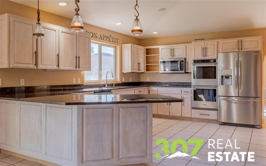 220 S Chugwater Dr — photo 12 of 25