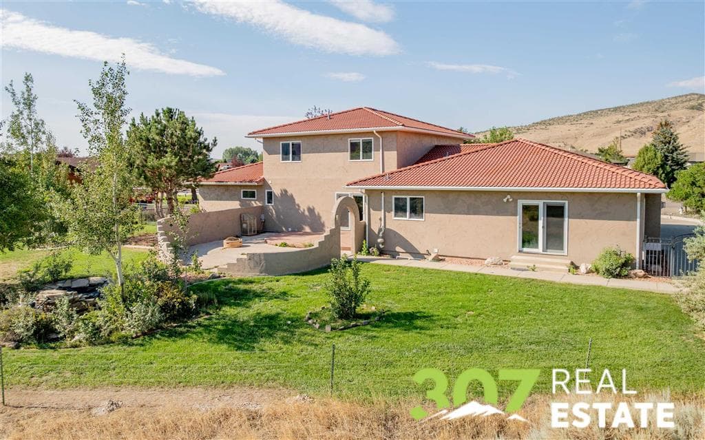 220 S Chugwater Dr — photo 3 of 25