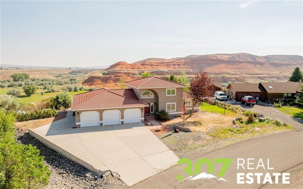 220 S Chugwater Dr — photo 4 of 25