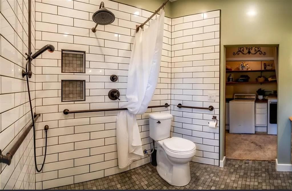 236 1st Ave S — photo 17 of 25