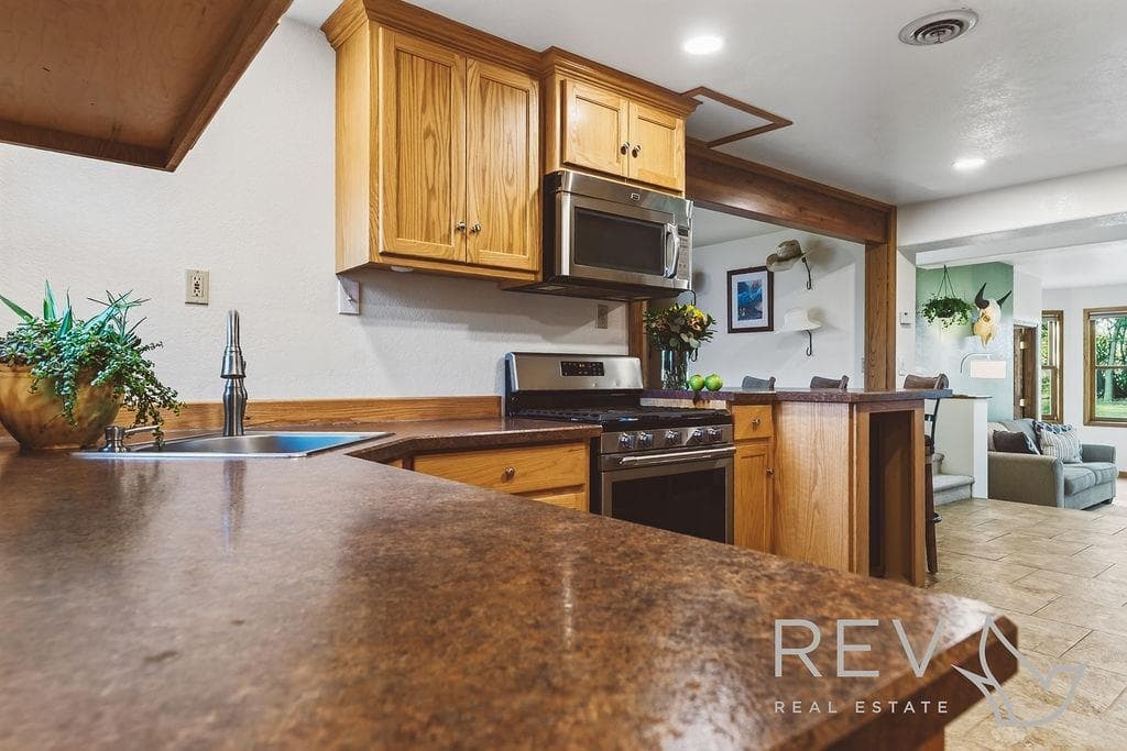 745 Southfork Rd — photo 12 of 25