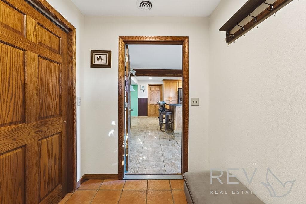 745 Southfork Rd — photo 10 of 25