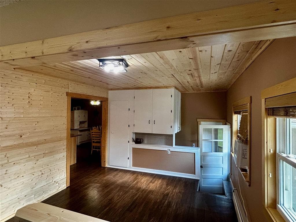 401 S 7th St — photo 9 of 25