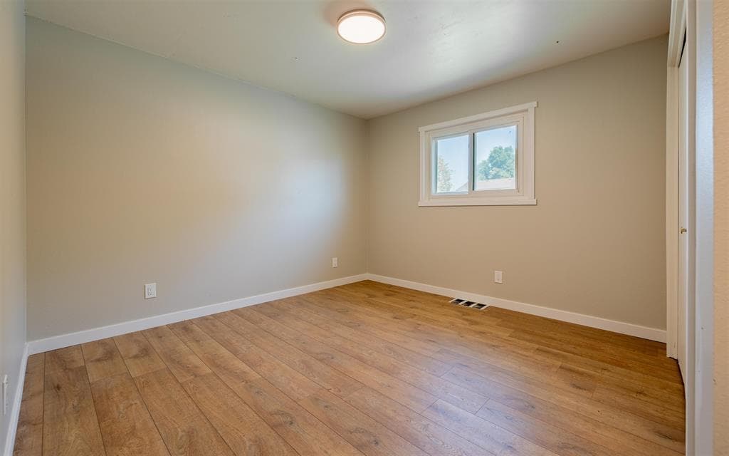 912 E Madison St — photo 15 of 25