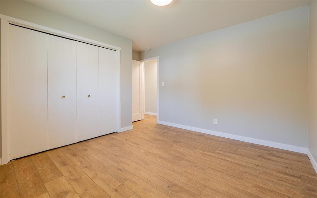 912 E Madison St — photo 16 of 25