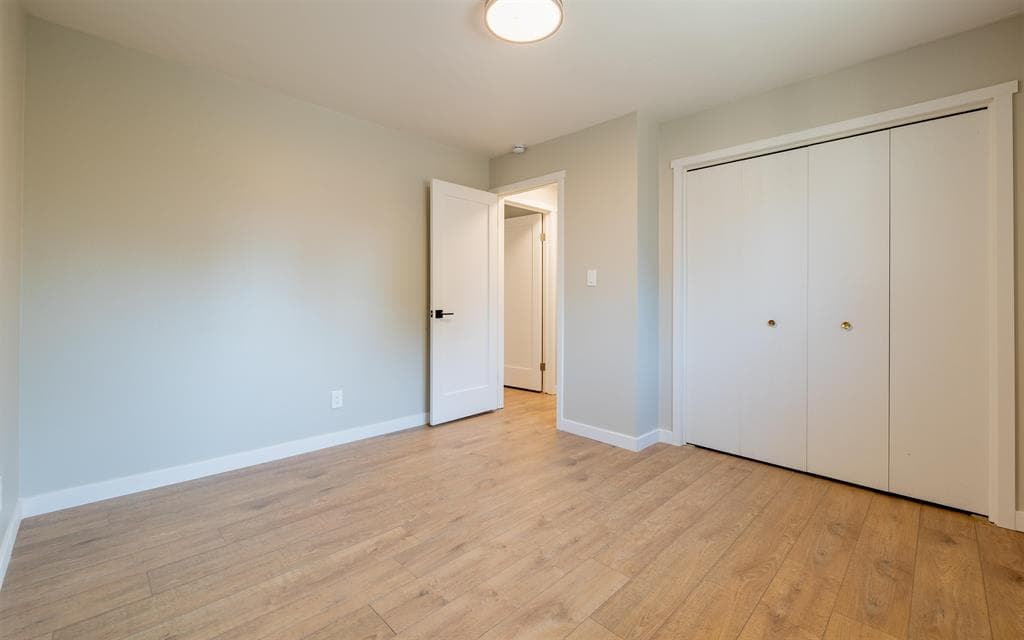 912 E Madison St — photo 18 of 25