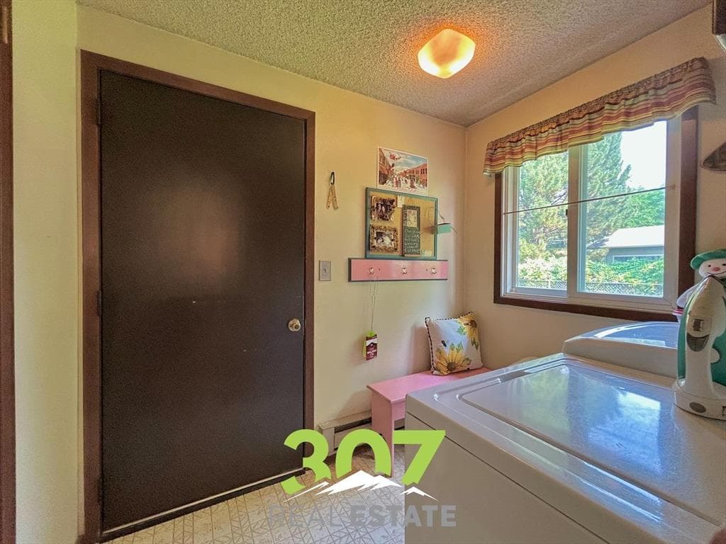 909 Avenue E — photo 14 of 25