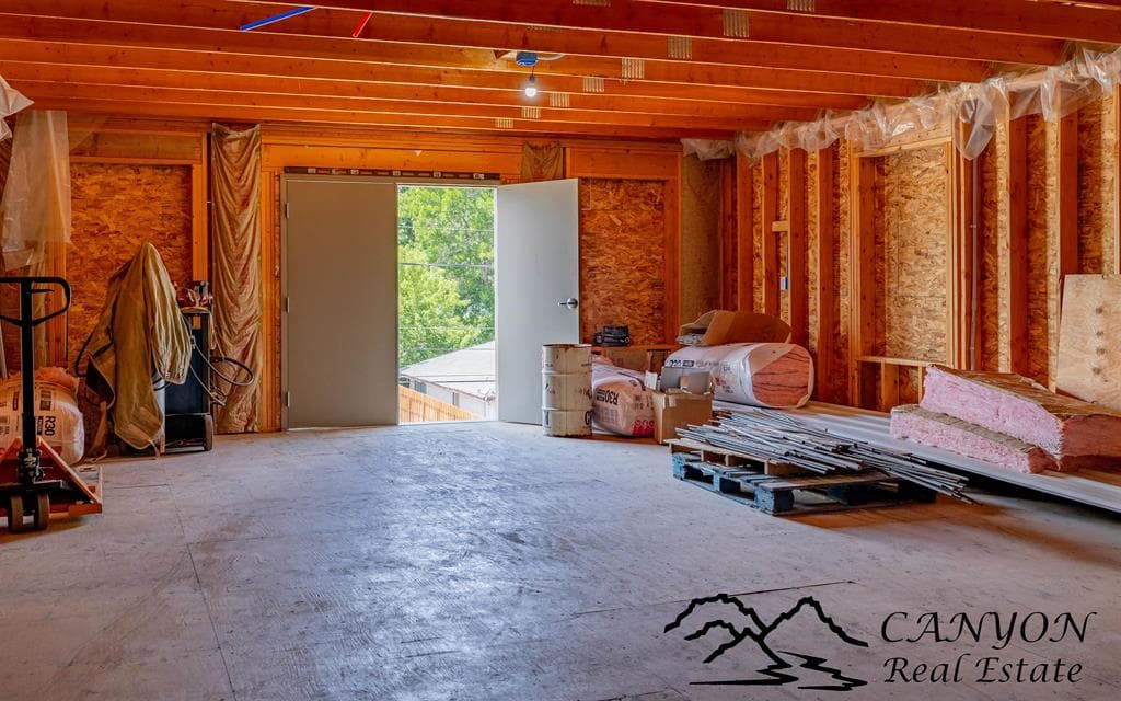 286 S Douglas St — photo 16 of 25