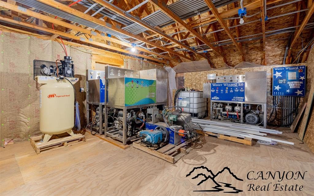 286 S Douglas St — photo 21 of 25