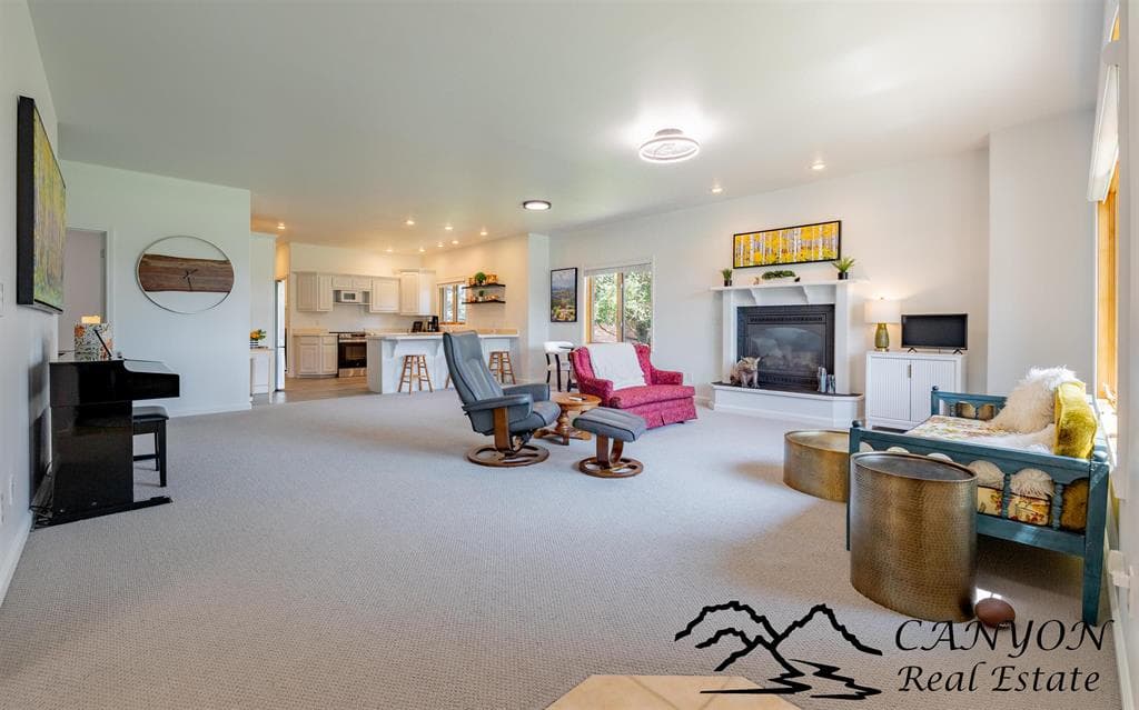2307 Cougar Ave — photo 2 of 25