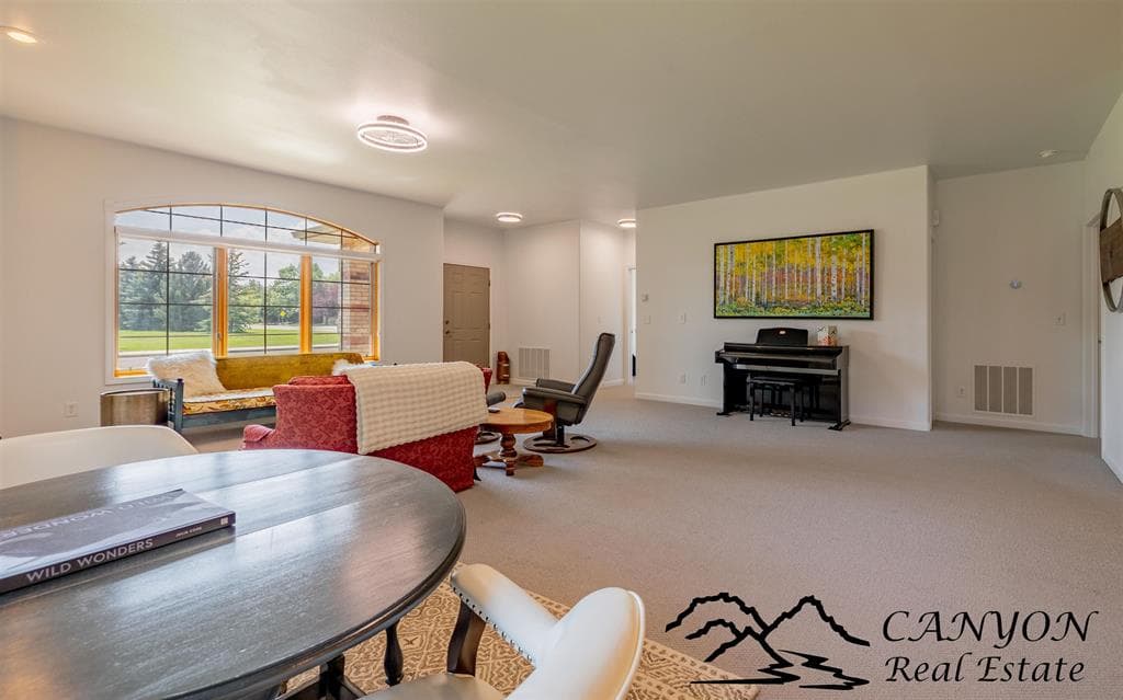 2307 Cougar Ave — photo 3 of 25