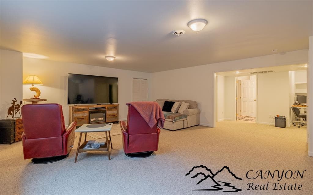 2307 Cougar Ave — photo 21 of 25