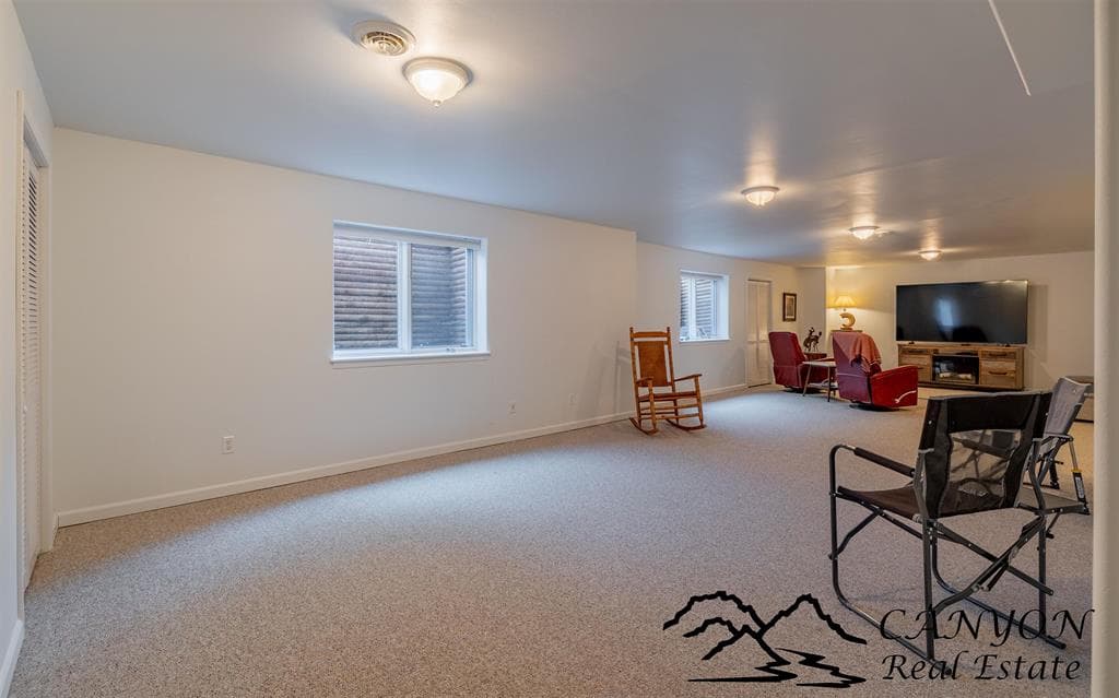 2307 Cougar Ave — photo 22 of 25