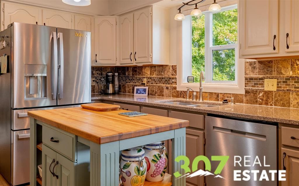 853 Riverside Ave — photo 11 of 25