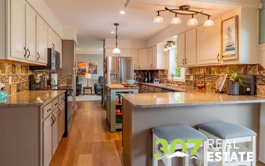 853 Riverside Ave — photo 10 of 25