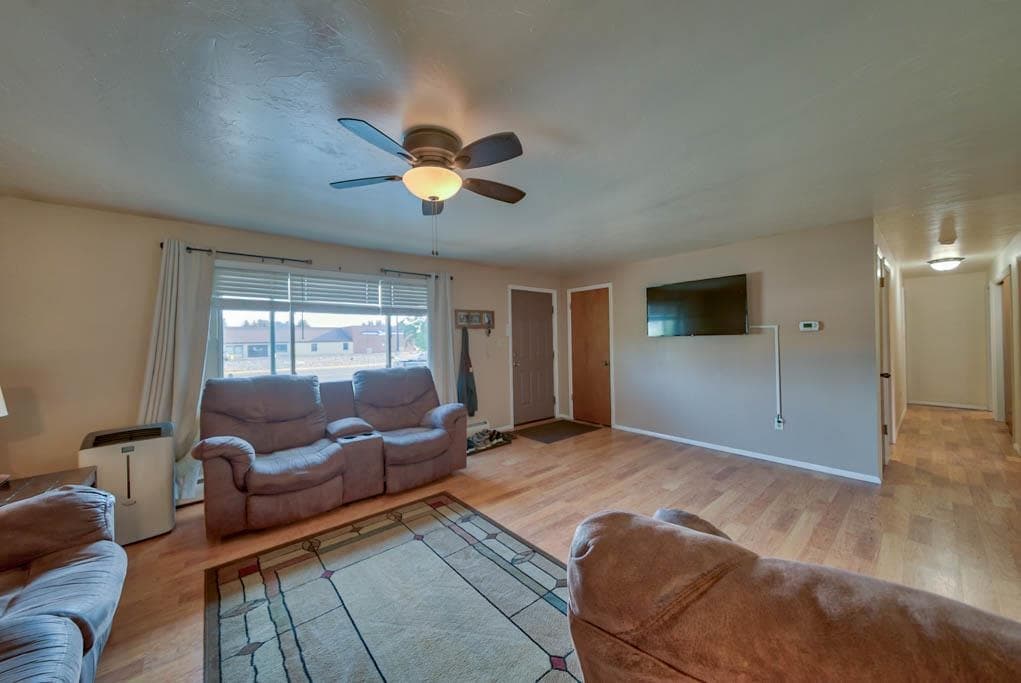 1302 Stampede Ave — photo 5 of 25