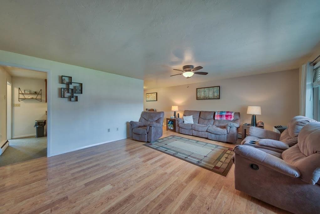 1302 Stampede Ave — photo 6 of 25