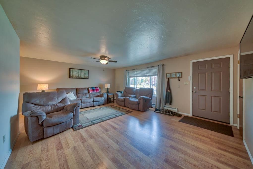 1302 Stampede Ave — photo 7 of 25