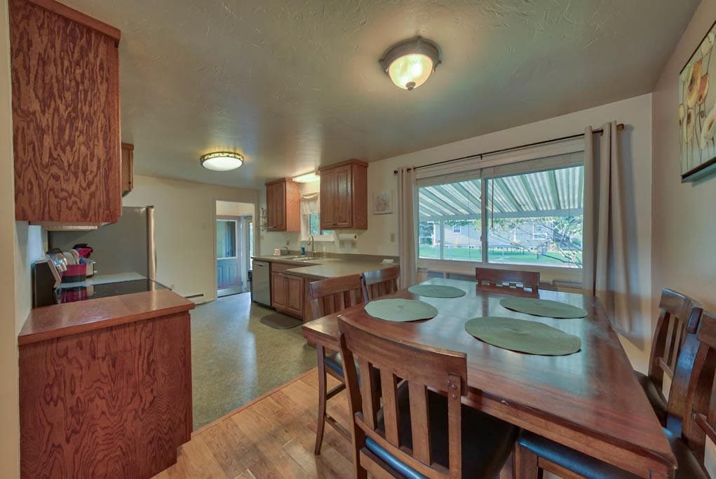 1302 Stampede Ave — photo 8 of 25