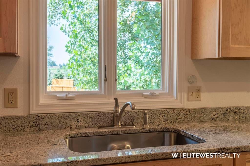 1100 Crandall Dr — photo 15 of 25