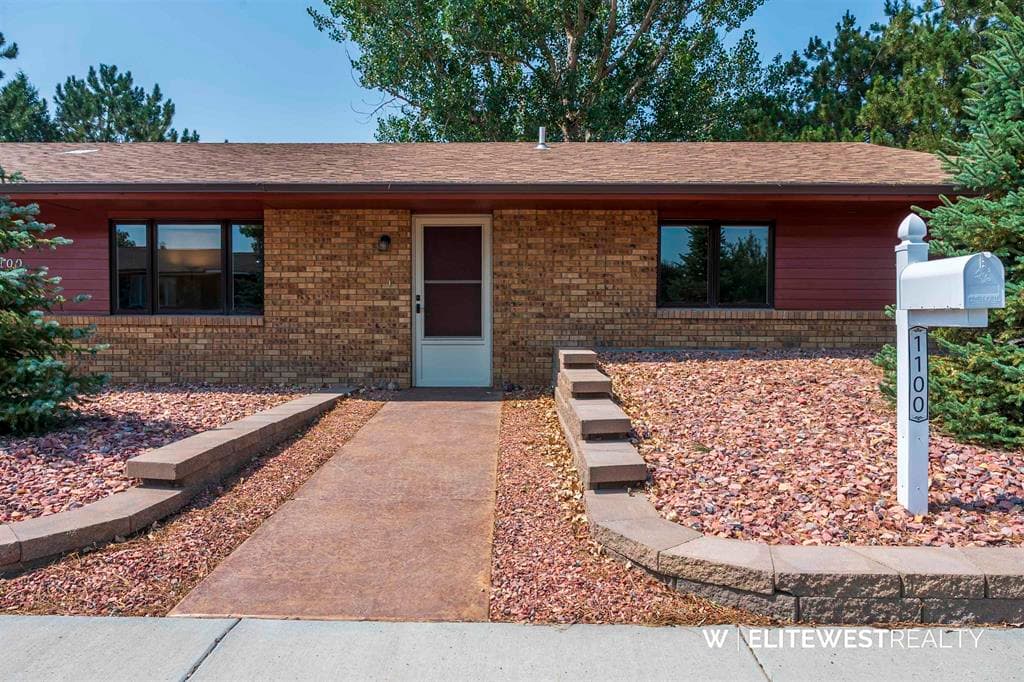 1100 Crandall Dr — photo 3 of 25