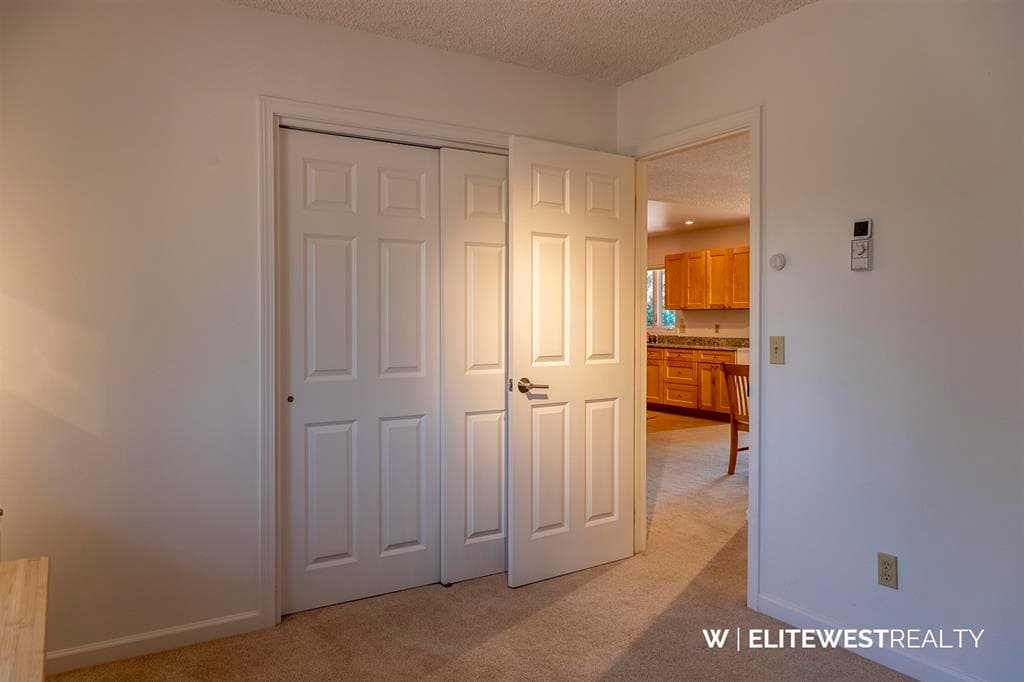 1100 Crandall Dr — photo 21 of 25