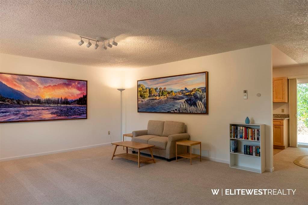 1100 Crandall Dr — photo 4 of 25