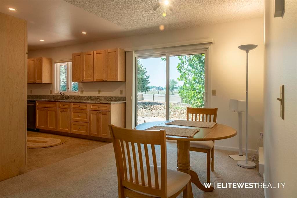 1100 Crandall Dr — photo 7 of 25