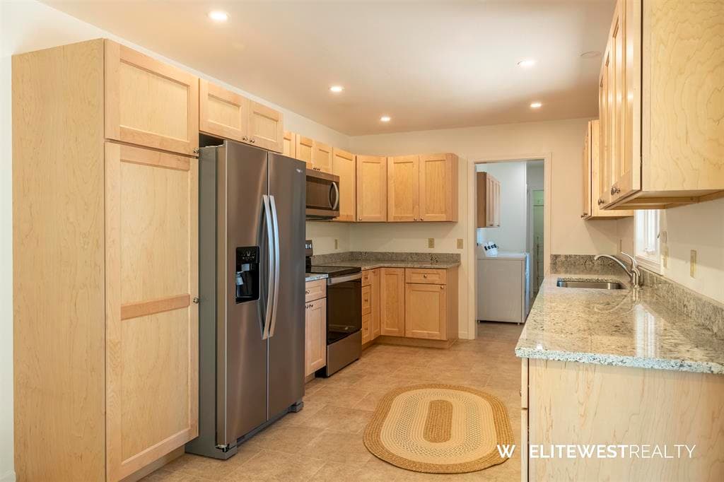 1100 Crandall Dr — photo 9 of 25