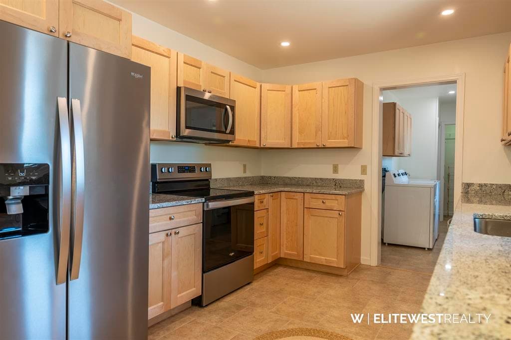 1100 Crandall Dr — photo 10 of 25