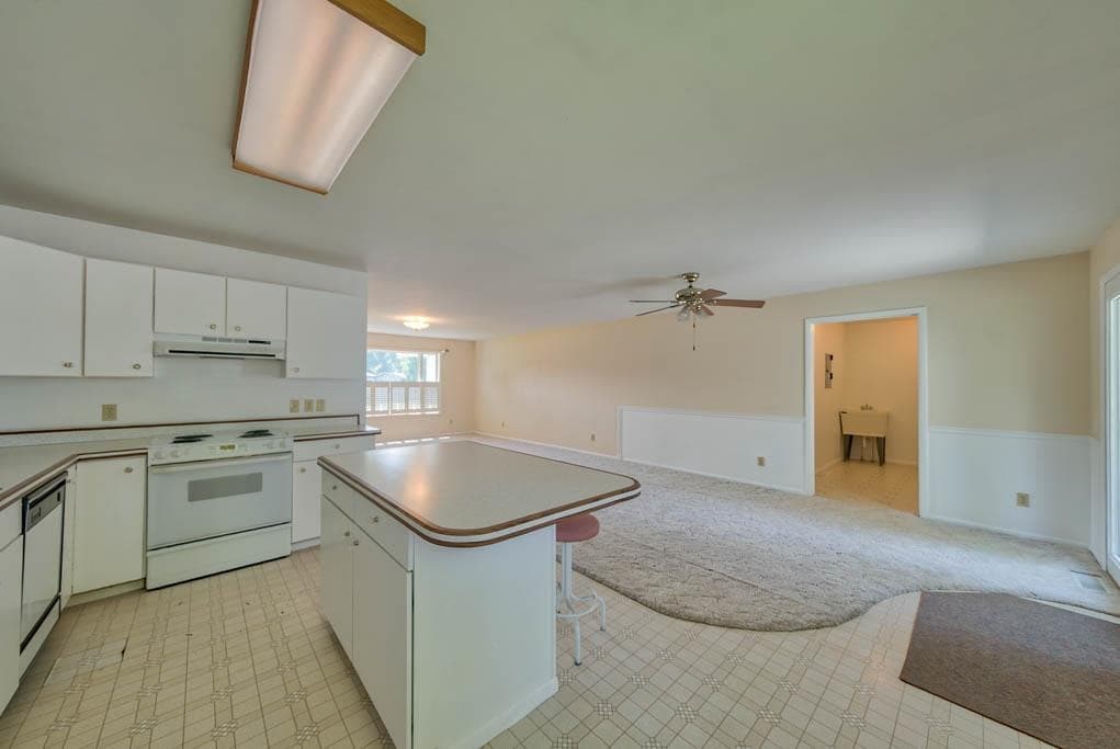 925 River View Dr — photo 5 of 25