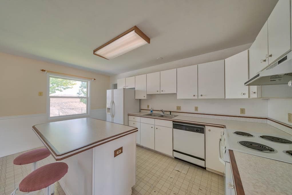 925 River View Dr — photo 7 of 25