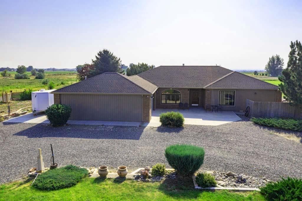 1035 Road 8 1/2 Road 8 1/2 — photo 5 of 25