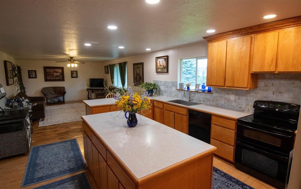 2270 N Hwy 30 — photo 9 of 16
