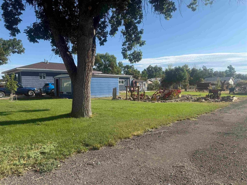 527 Shoshone Ave — photo 4 of 25