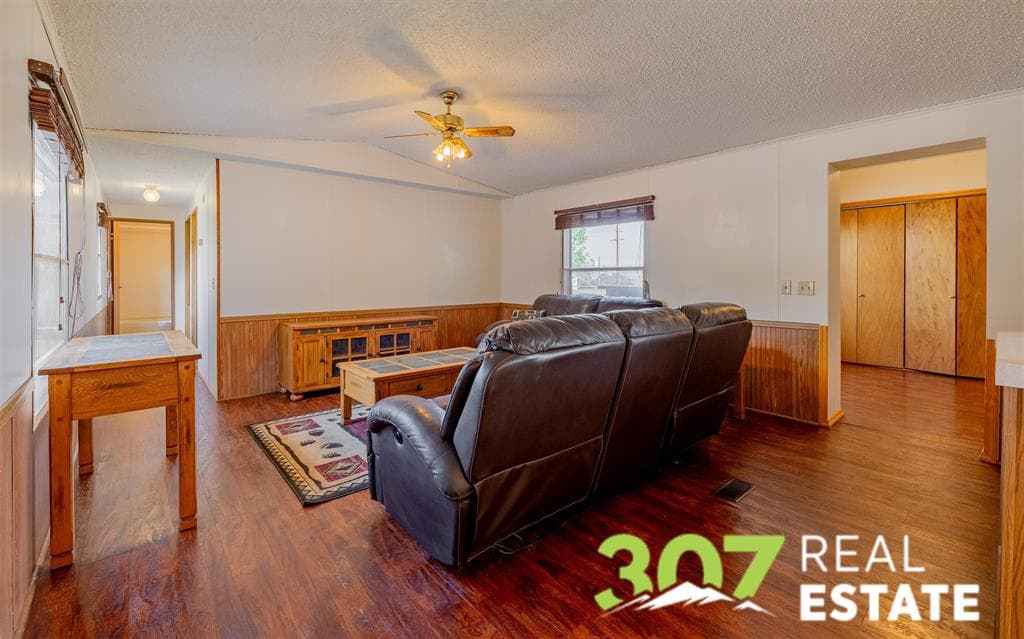 2811 Bakken Ave — photo 10 of 25