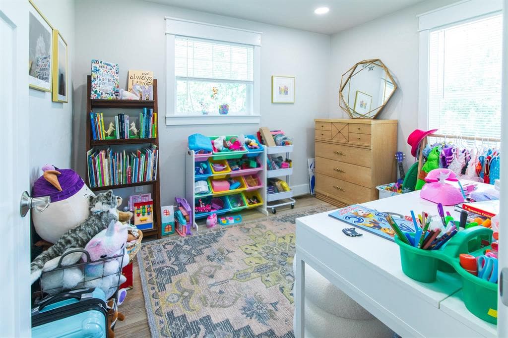 1425 Alger Ave — photo 14 of 25