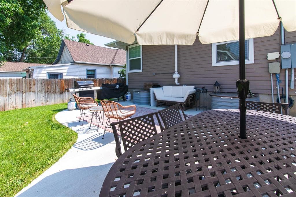 1425 Alger Ave — photo 24 of 25