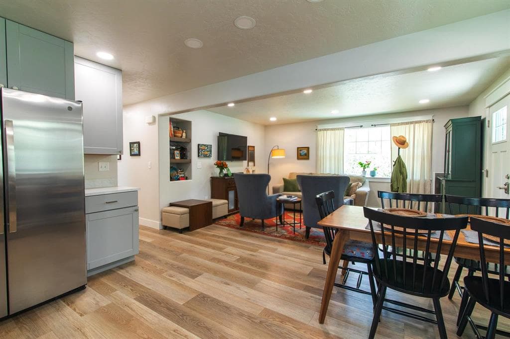 1425 Alger Ave — photo 7 of 25