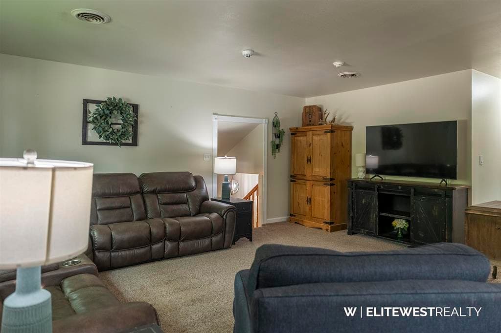 471 Sunlight Dr — photo 5 of 25