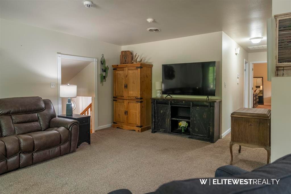 471 Sunlight Dr — photo 7 of 25