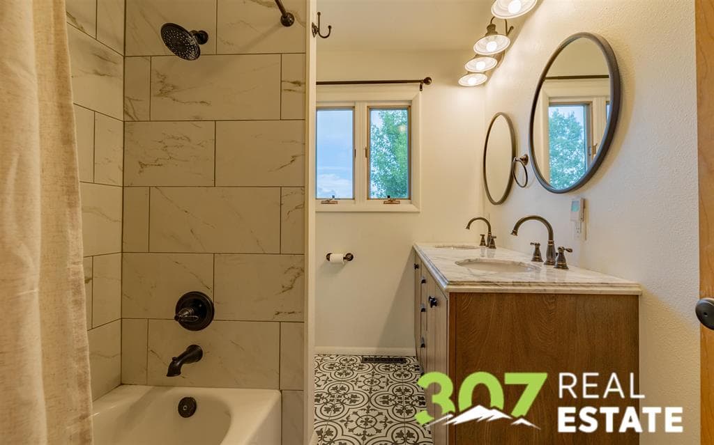919 Spruce Dr — photo 13 of 25