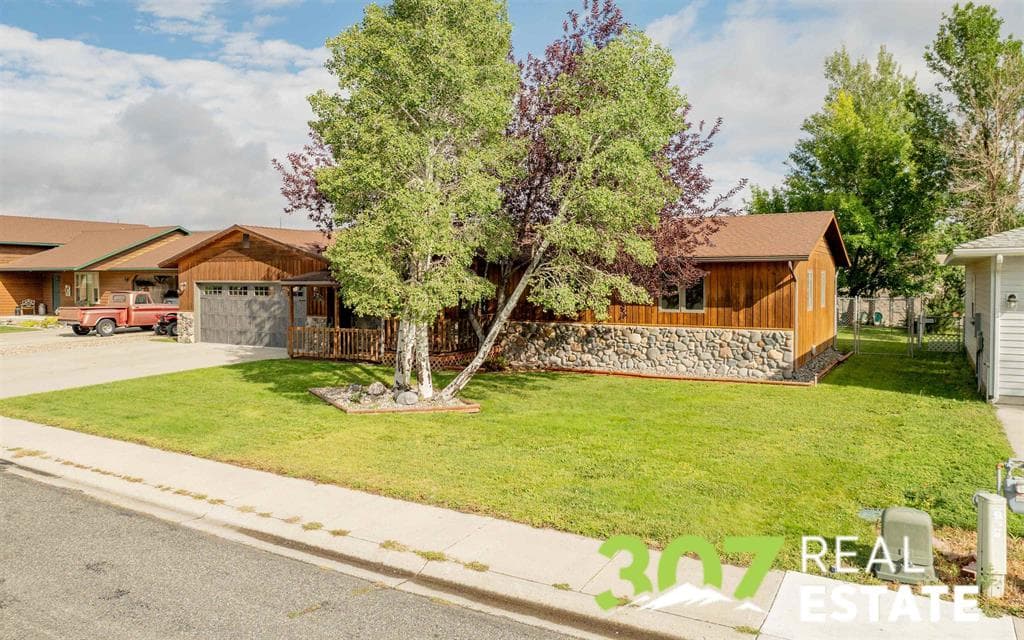 919 Spruce Dr — photo 23 of 25