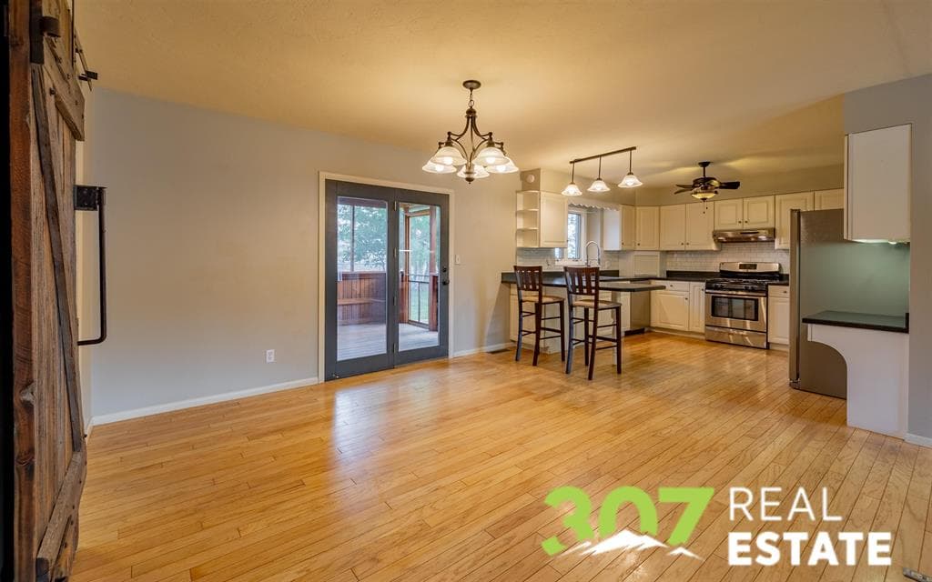 919 Spruce Dr — photo 6 of 25