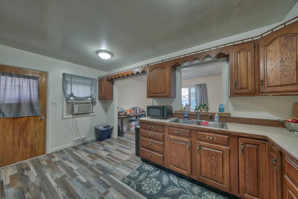 705 S 6th St — photo 4 of 25