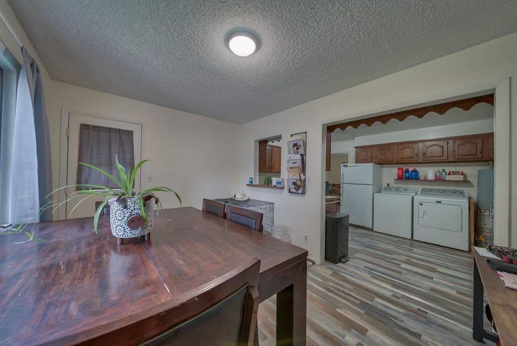 705 S 6th St — photo 8 of 25